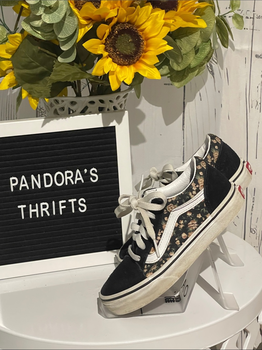Vans Floral Low-Top Lace-Up Sneakers - Black/FloralSize 13 girls Preowned